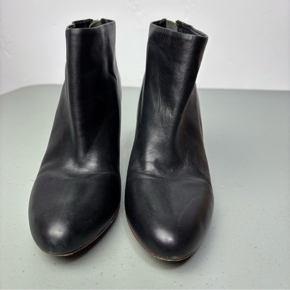 Ann Taylor Black Ankle Booties Wedge Zip Closure Women's 6.5M Classic Style - Picture 2 of 13